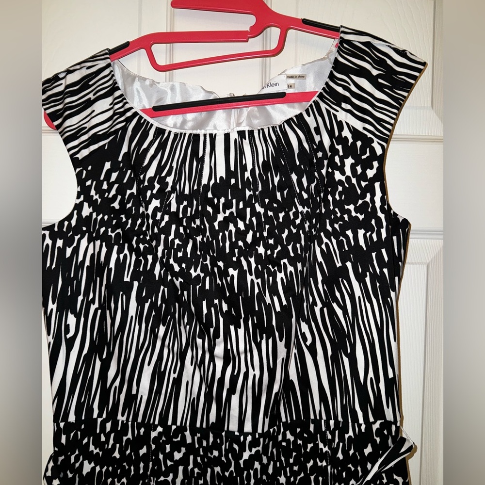 Calvin Kline Spring Dress with tie Size 14